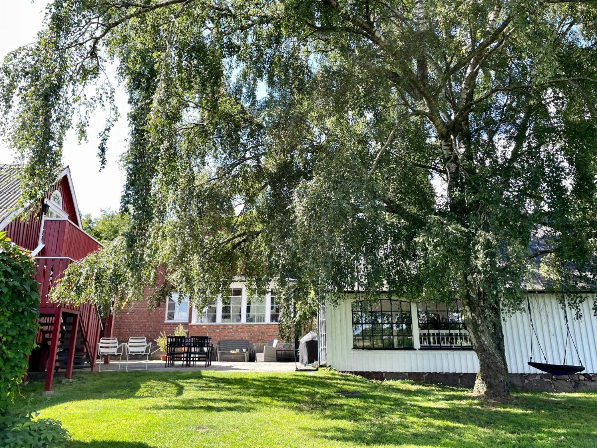Hörby Hovslagaregarden Bed & Breakfast エクステリア 写真