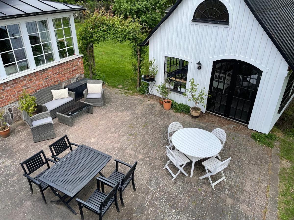 Hörby Hovslagaregarden Bed & Breakfast エクステリア 写真